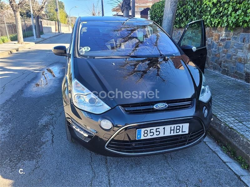 Usado Ford S-MAX Titanium 140 CV (102 kW) 2013 Negro Monovolumen