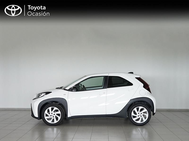 Usado Toyota Aygo X Play 72 CV (52 kW) 2025 Blanco SUV