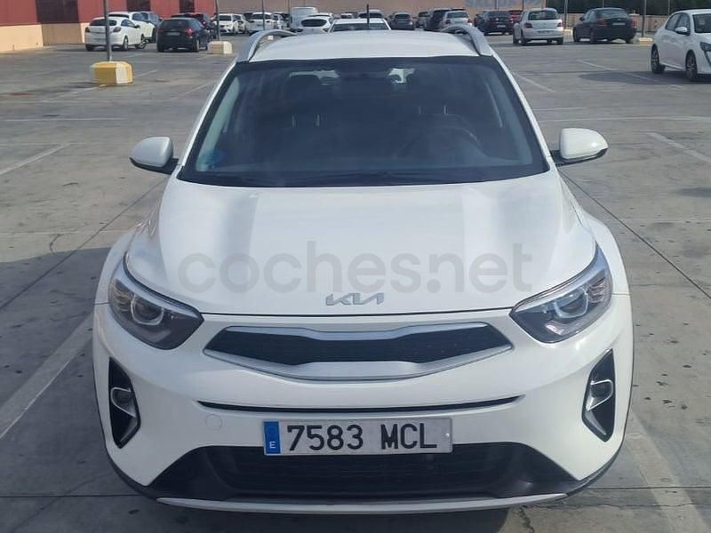Usado Kia Stonic 100 CV (73 kW) 2022 Blanco SUV