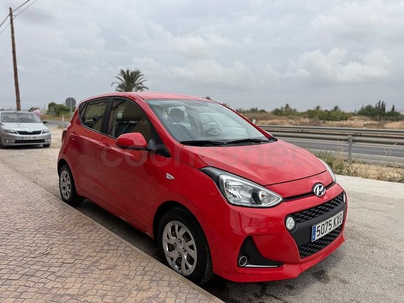 Usado Hyundai i10 66 CV (48 kW) 2019 Rojo Utilitario