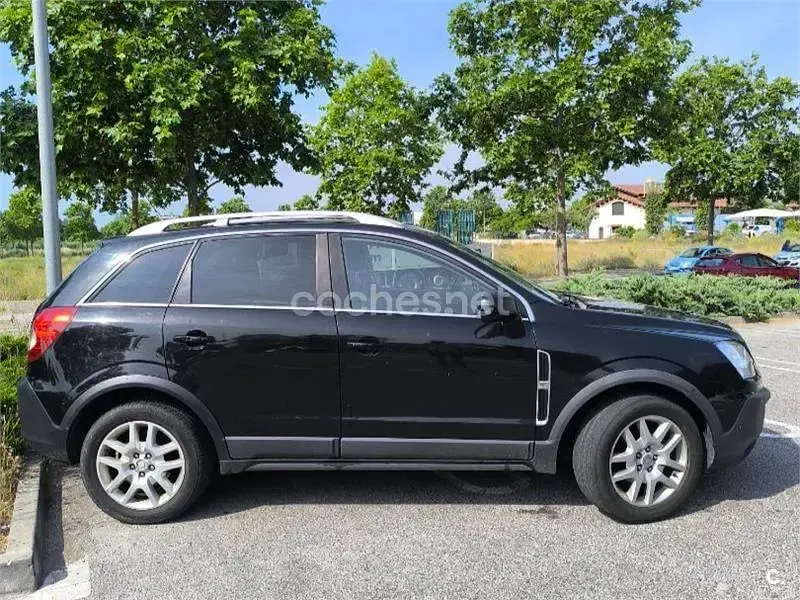 Usado Opel Antara Enjoy 150 CV (110 kW) 2009 Negro SUV