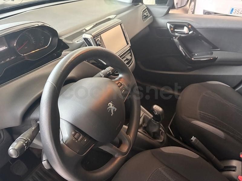 Usado Peugeot 208 Access 82 CV (60 kW) 2014 Gris / plata Utilitario