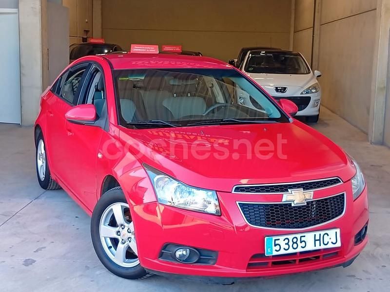 Usado Chevrolet Cruze LS 124 CV (91 kW) 2011 Rojo Berlina