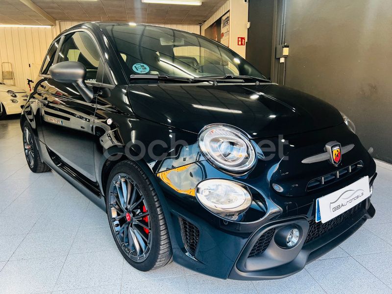 Negro Usado 2022 Abarth 695 Utilitario | 23.990 € (Precio justo) - Imagen 1/4