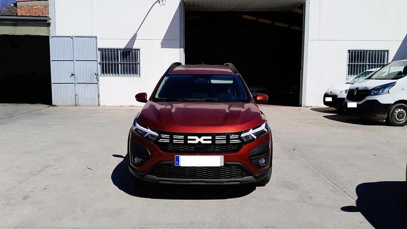 Usado Dacia Jogger Expression 110 CV (80 kW) 2025 Verde Monovolumen