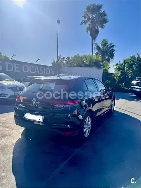 Usado Renault Mégane II Zen 115 CV (84 kW) 2022 Negro Berlina
