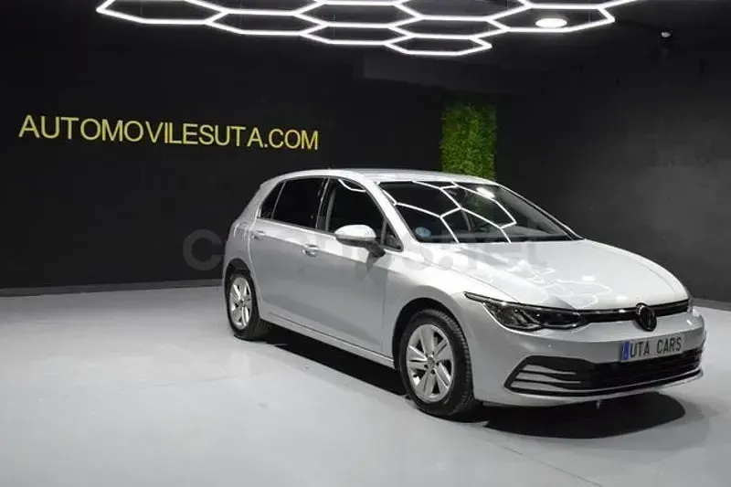 Usado VW Golf VIII Life 150 CV (110 kW) 2022 Gris / plata Berlina