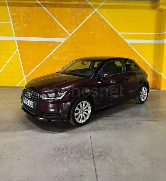 Usado Audi A1 90 CV (66 kW) 2015 Violeta / lila Utilitario