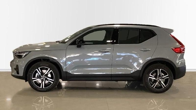 Nuevo Volvo XC40 Plus 163 CV (119 kW) 2025 Gris / plata SUV