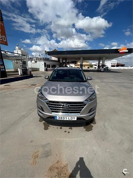 Usado Hyundai Tucson 132 CV (97 kW) 2020 Gris / plata SUV