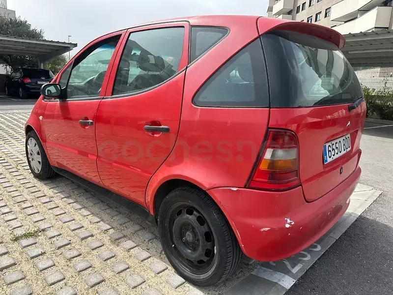 Usado Mercedes A140 Classic 82 CV (60 kW) 2000 Rojo Utilitario