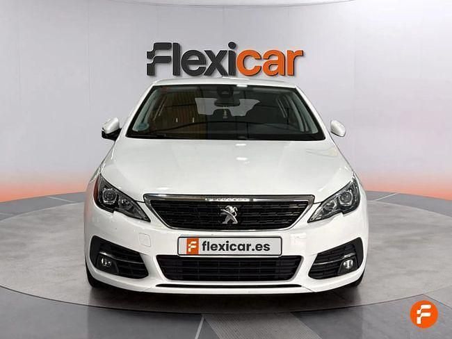 Usado Peugeot 308 Active 130 CV (95 kW) 2021 Blanco