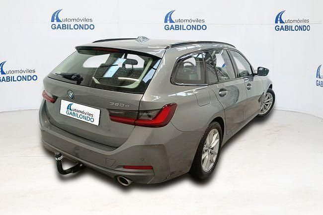 Usado BMW 320e 204 CV (150 kW) 2023 Gris Familiar