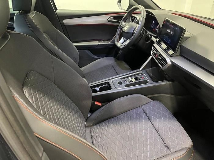 Usado Seat Leon FR 150 CV (110 kW) 2024 Gris