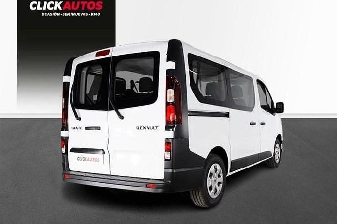 Usado Renault Trafic 111 CV (81 kW) 2023 Gris Monovolumen