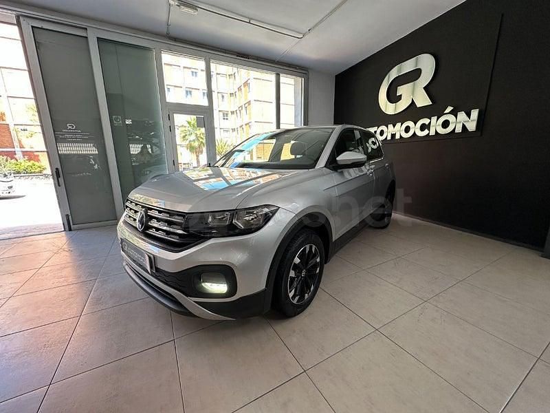 Usado VW T-Cross Advance 95 CV (69 kW) 2021 Gris / plata SUV