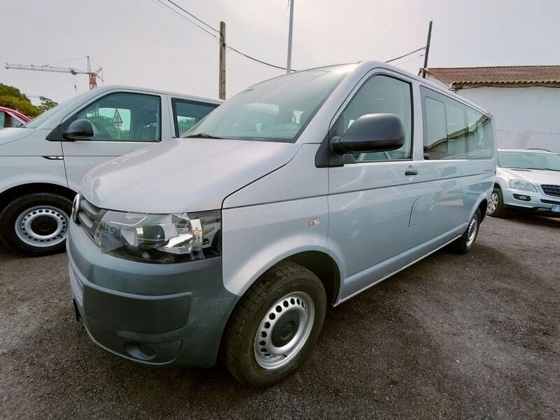 Usado VW Caravelle Comfortline 114 CV (83 kW) 2015 Gris Monovolumen