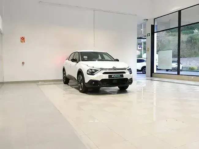 Usado Citroën C4 Feel 131 CV (96 kW) 2023 Blanco SUV