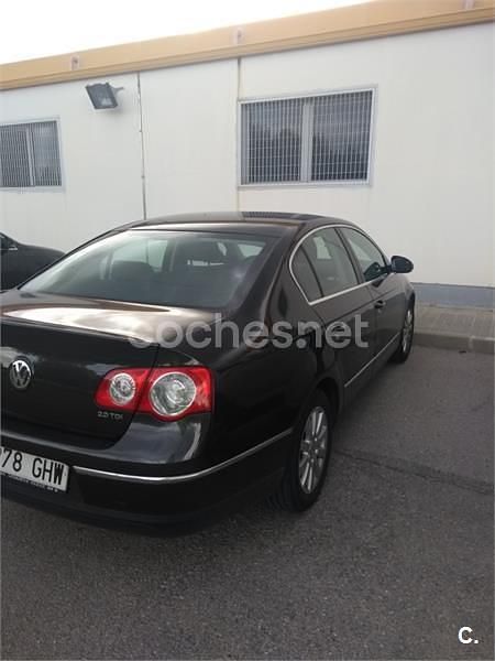 Usado VW Passat Highline 140 CV (102 kW) 2008 Negro Berlina