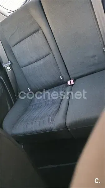 Usado Peugeot 207 75 CV (55 kW) 2007 Rojo Berlina