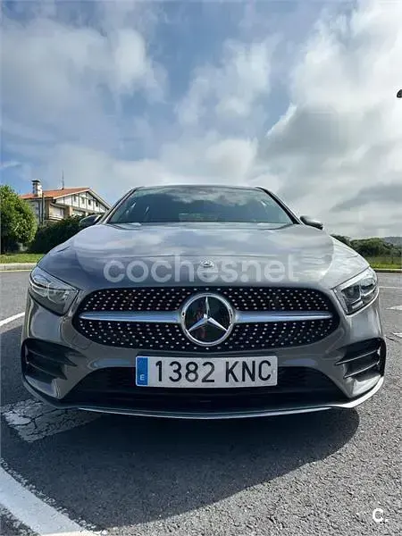 Usado Mercedes A200 156 CV (114 kW) 2018 Gris / plata Berlina
