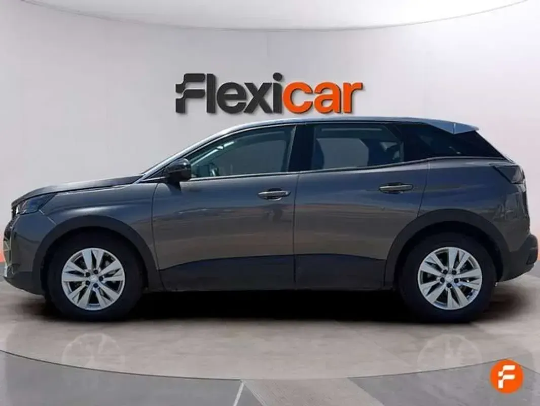 Usado Peugeot 3008 Active 131 CV (96 kW) 2022 Gris SUV