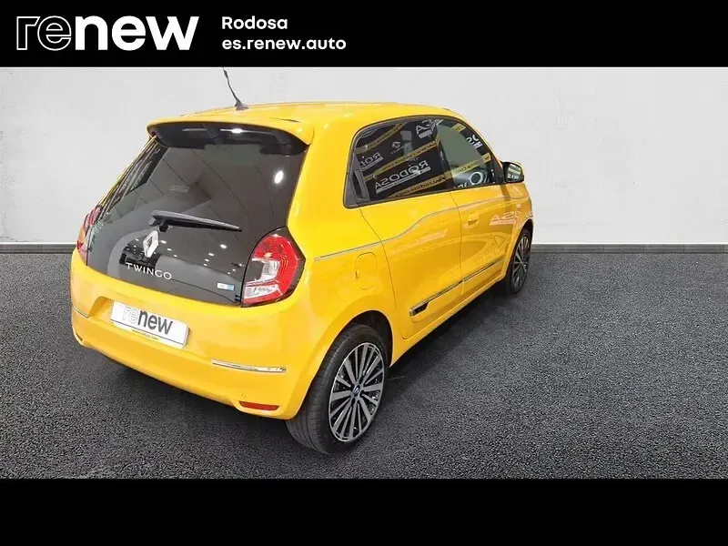 Usado Renault Twingo Zen 59 kW (81 CV) 2022 Amarillo Utilitario
