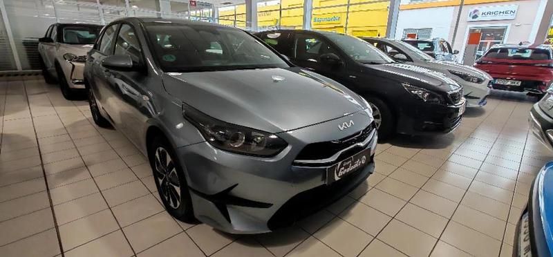 Begagnad Kia Ceed 101 HK (74 kW) 2025 Silver Halvkombi