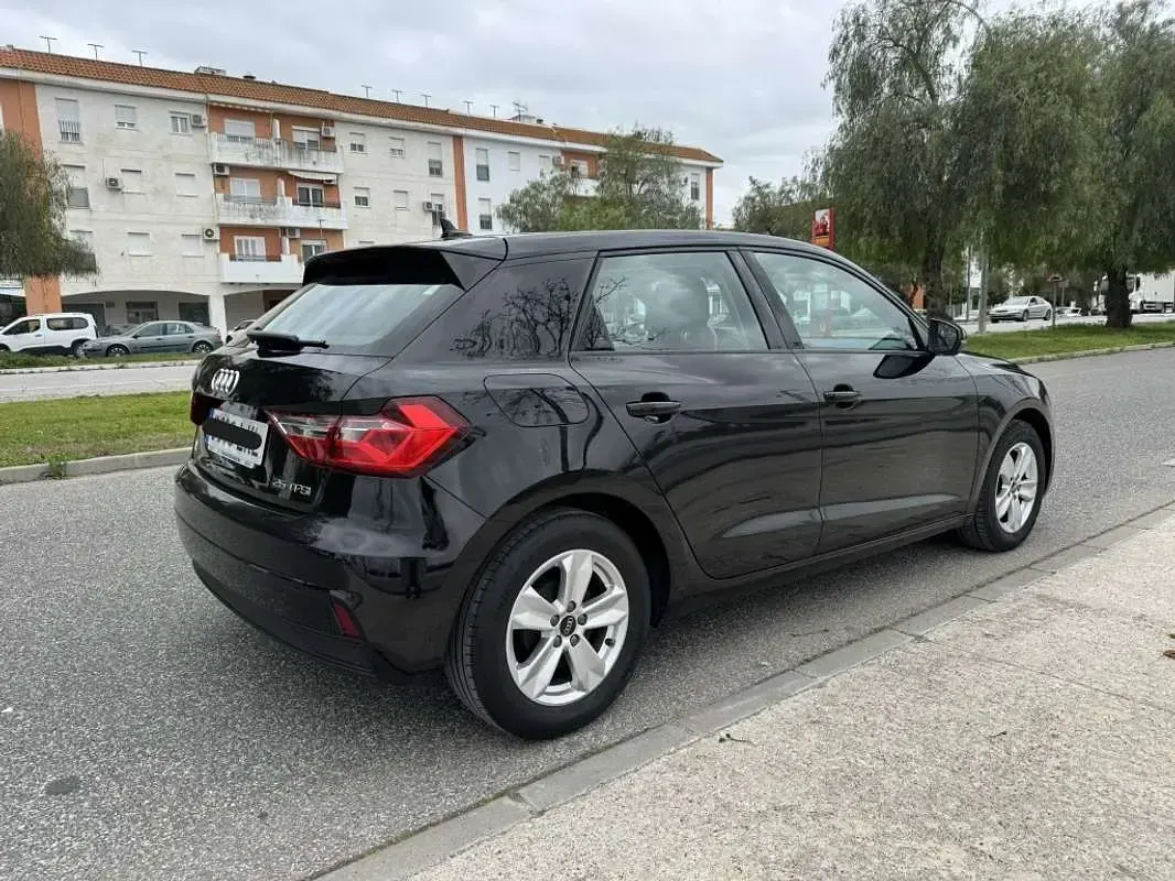 Usado Audi A1 95 CV (69 kW) 2020 Negro SUV