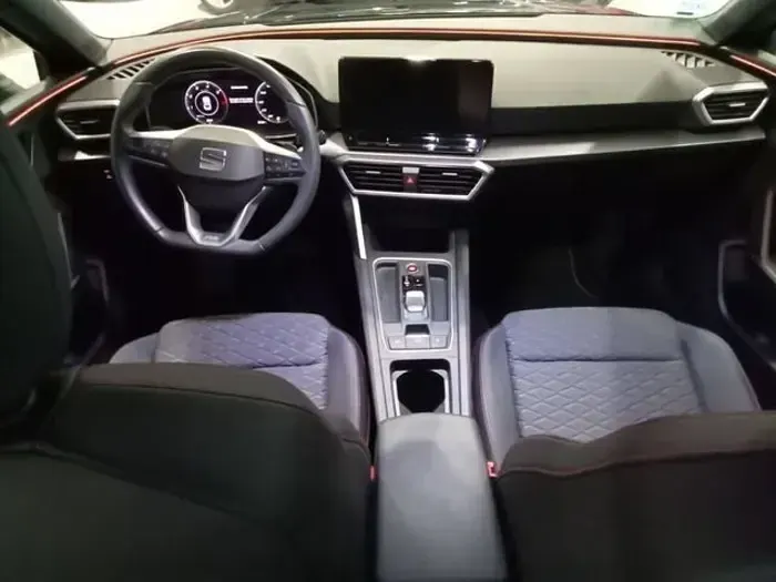 Usado Seat Leon FR 150 CV (110 kW) 2025 Negro