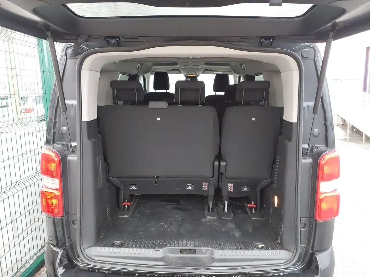 Usado Fiat Ulysse 100 kW (136 CV) 2024 Negro Monovolumen