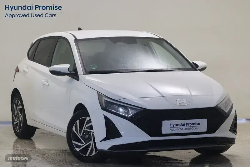 Usado Hyundai i20 101 CV (74 kW) 2025 Blanco Utilitario