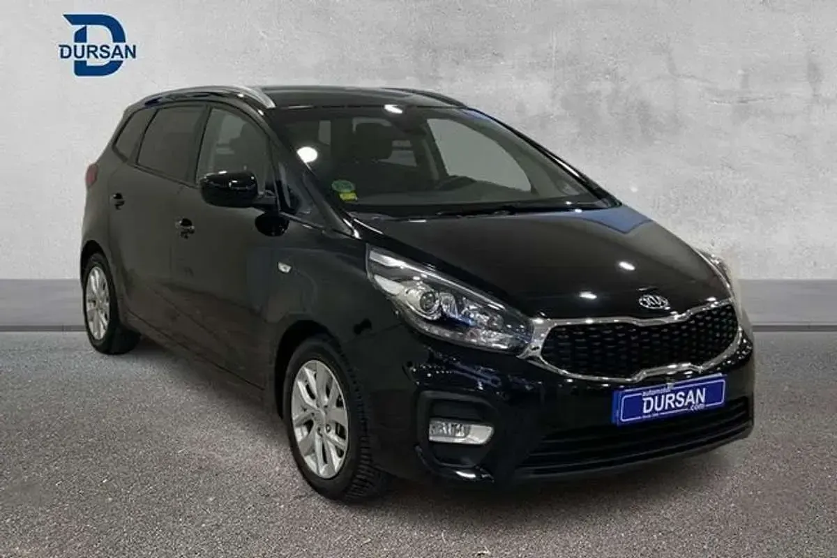 Usado Kia Carens 136 CV (100 kW) 2018 Negro Monovolumen