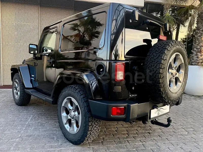 Usado Jeep Wrangler Sahara 200 CV (147 kW) 2012 Negro SUV