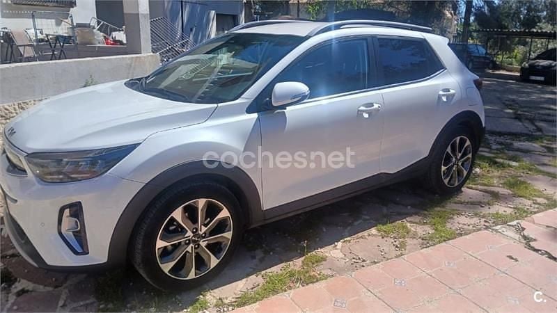 Usado Kia Stonic Style 100 HP (73 kW) 2024 Branco SUV