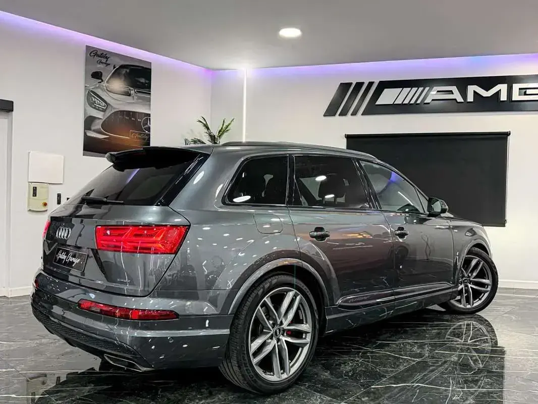 Usado Audi Q7 Ambiente 272 CV (200 kW) 2018 Gris SUV