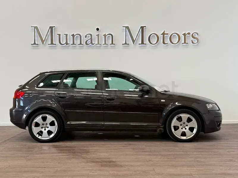 Usado Audi A3 Ambition 140 CV (102 kW) 2006 Negro Utilitario