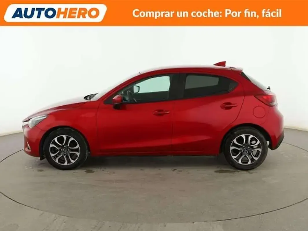 Usado Mazda 2 Luxury 90 CV (66 kW) 2018 Rojo Utilitario