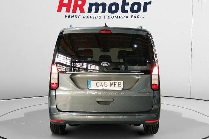 Usado Ford Tourneo Titanium 122 CV (89 kW) 2023