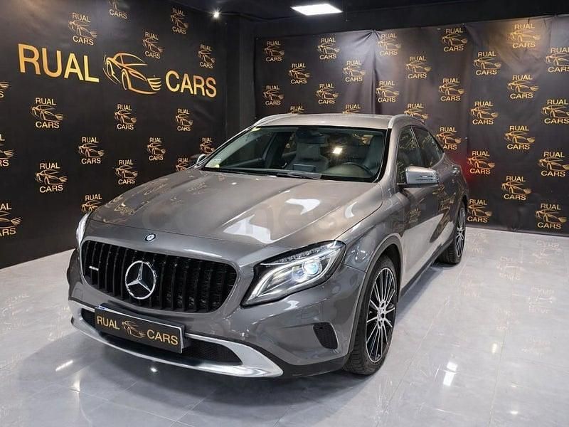 Usado Mercedes GLA200 Urban 136 CV (100 kW) 2015 Gris / plata SUV