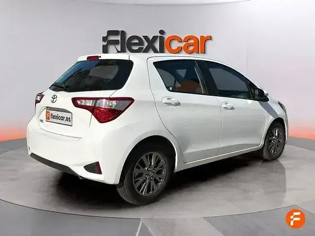 Usado Toyota Yaris Active 69 CV (50 kW) 2019 Blanco