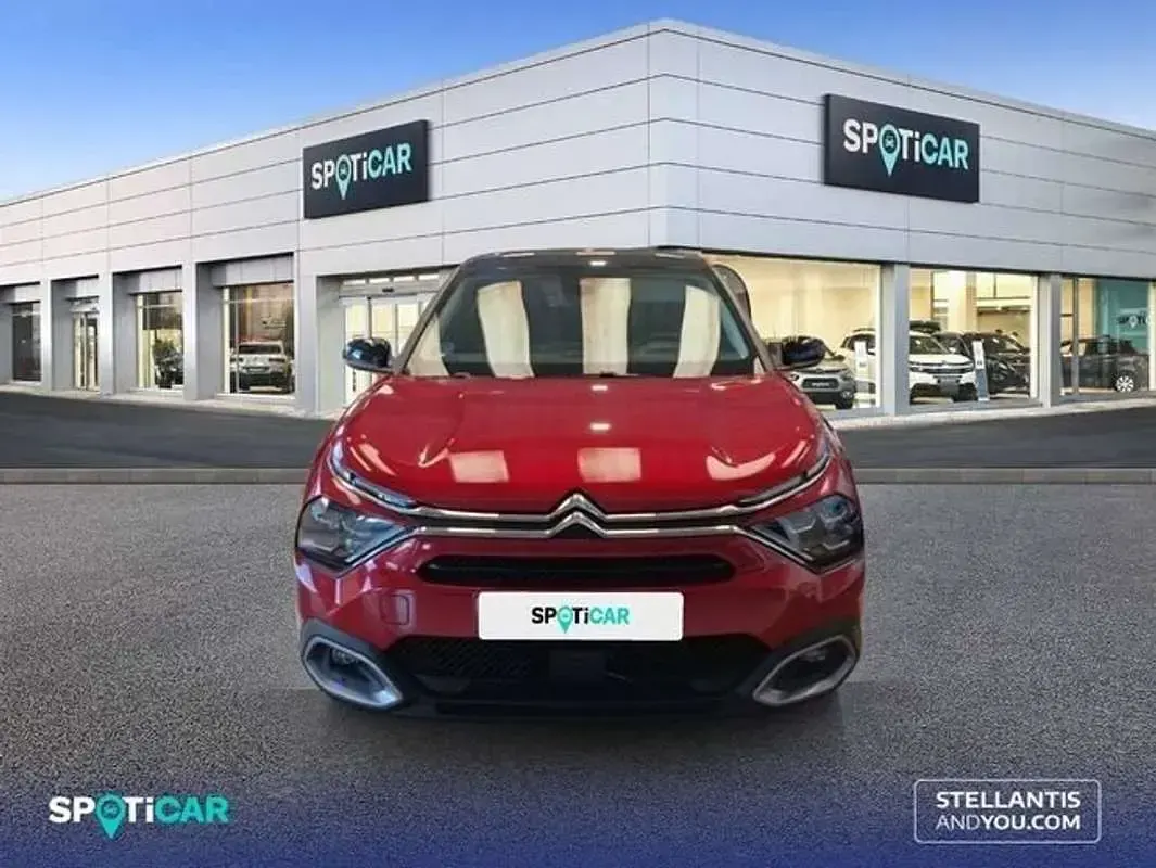 Usado Citroën e-C4 Shine 100 kW (137 CV) 2024 Rojo Berlina