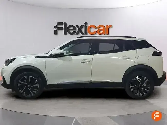 Usado Peugeot 2008 Allure 130 CV (95 kW) 2020 Blanco SUV