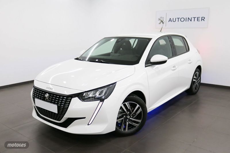 Usado Peugeot 208 Allure 100 CV (73 kW) 2023 Blanco Utilitario