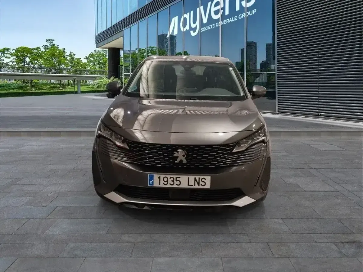 Usado Peugeot 3008 Active 131 CV (96 kW) 2021 Gris SUV