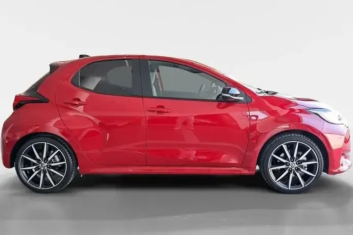 Käytetty Toyota Yaris Sport 130 HP (95 kW) 2025 Viistoperä