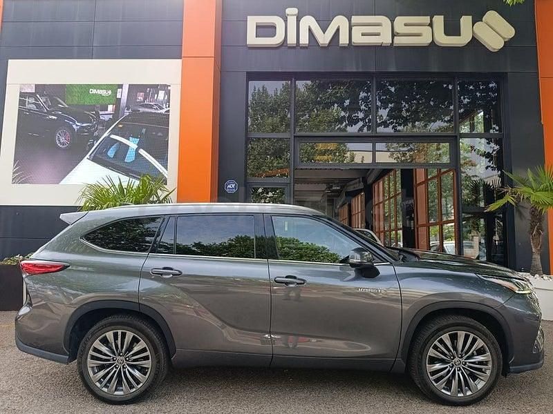 Usado Toyota Highlander Advance 246 CV (180 kW) 2021 Gris / plata SUV