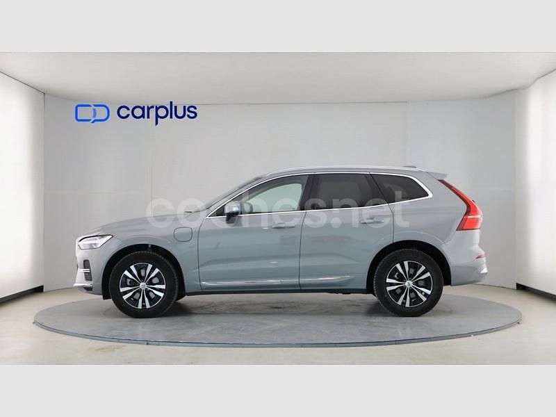Usado Volvo XC60 Core 350 CV (257 kW) 2024 Platinum grey metalizado SUV