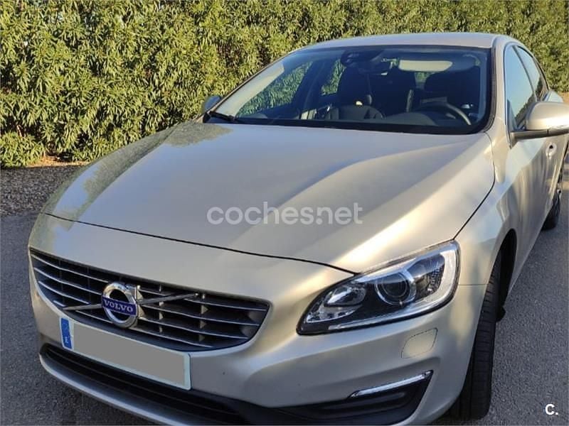 Beige Usado 2017 Volvo S60 Momentum Berlina | 14.250 € (Super precio) - Imagen 1/4