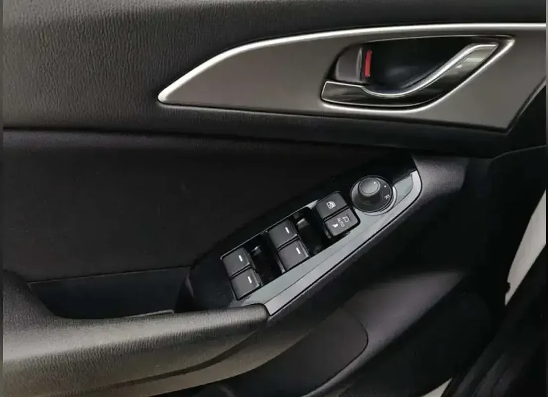 Usado Mazda 3 120 CV (88 kW) 2017 Utilitario